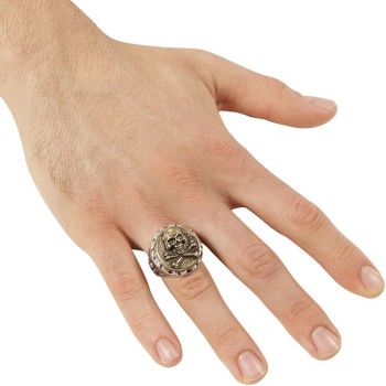 Bague avec tête de mort